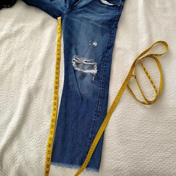 Levi's Premium Wedgie Straight Fit Women's distressed Jeans sz 32 - Picture 12 of 12